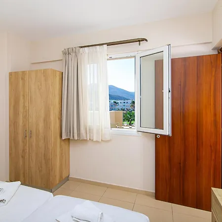 Theo Star Aparthotel Malia