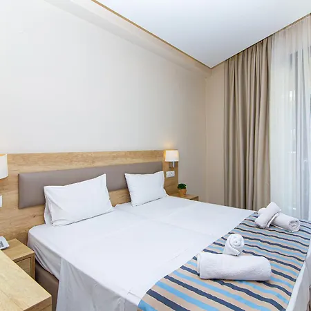 Apartmanhotel Theo Star 3*